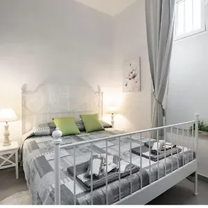 Apartment Trastevere Rome's Heart Charming & Cozy, Rome