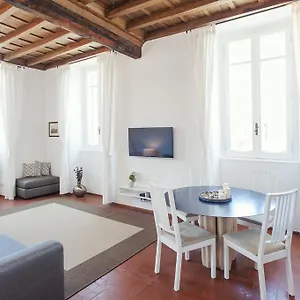 Apartment Lungaretta3, Rome